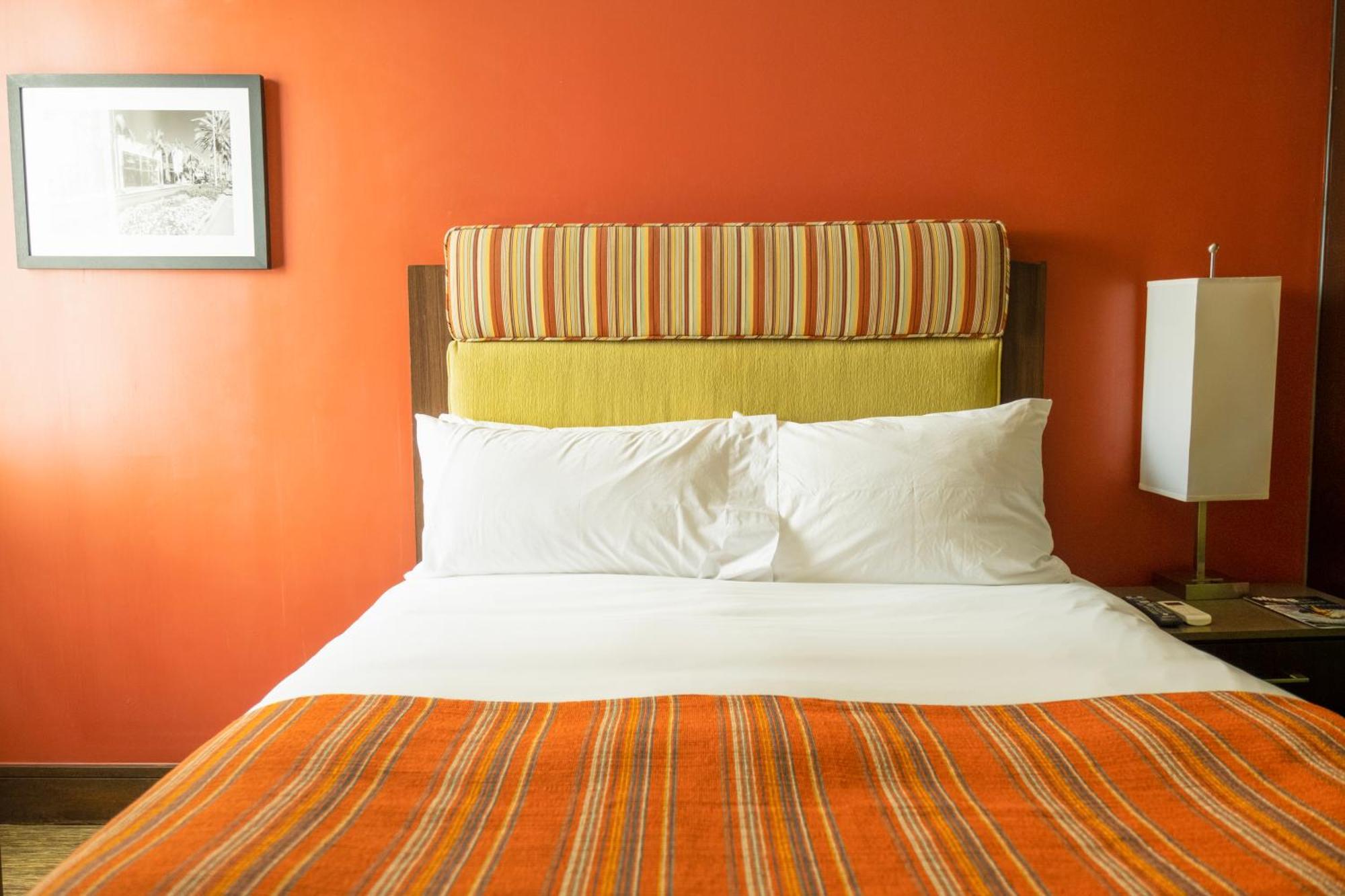 Sirtaj - Beverly Hills Los Angeles Room photo