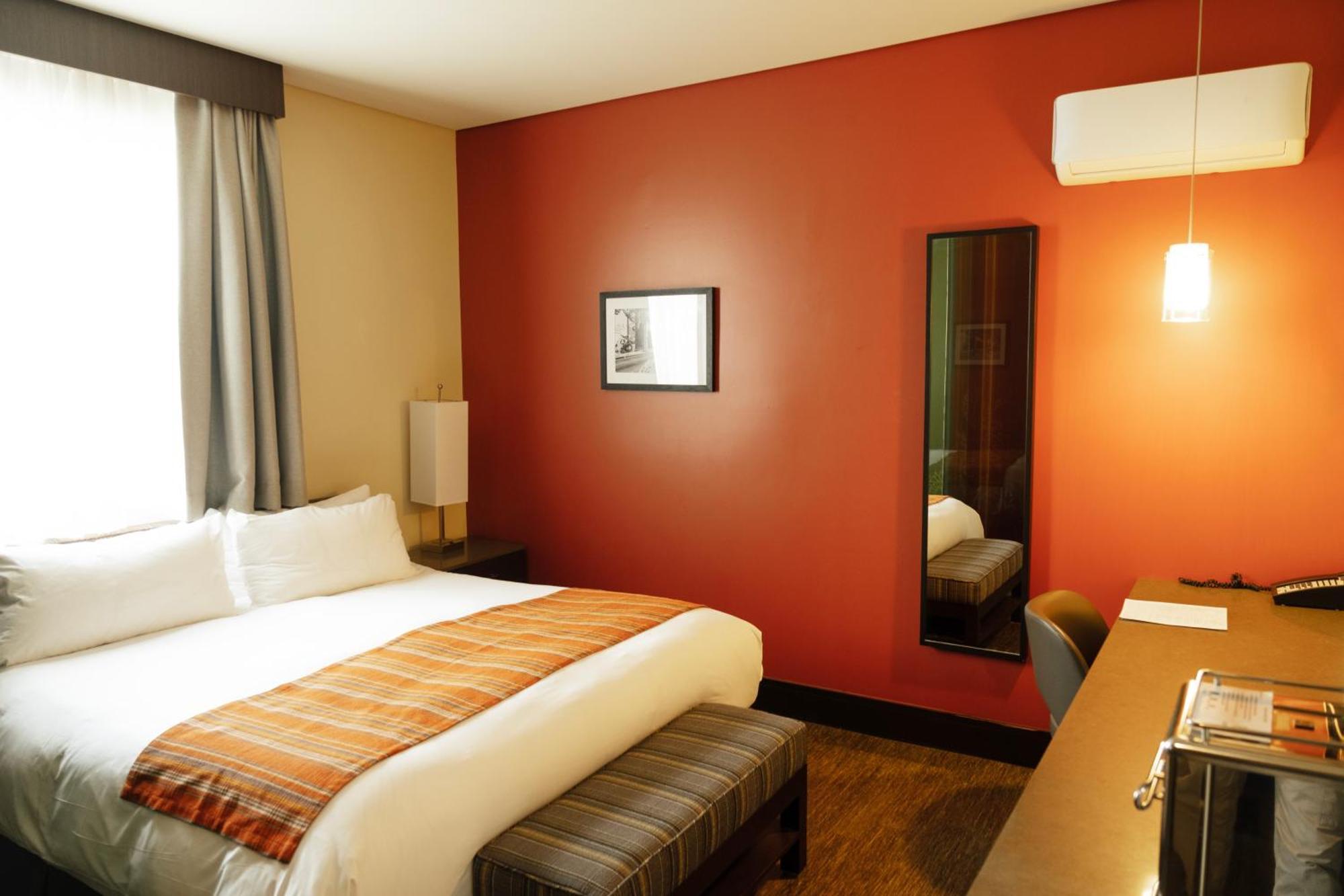 Sirtaj - Beverly Hills Los Angeles Room photo