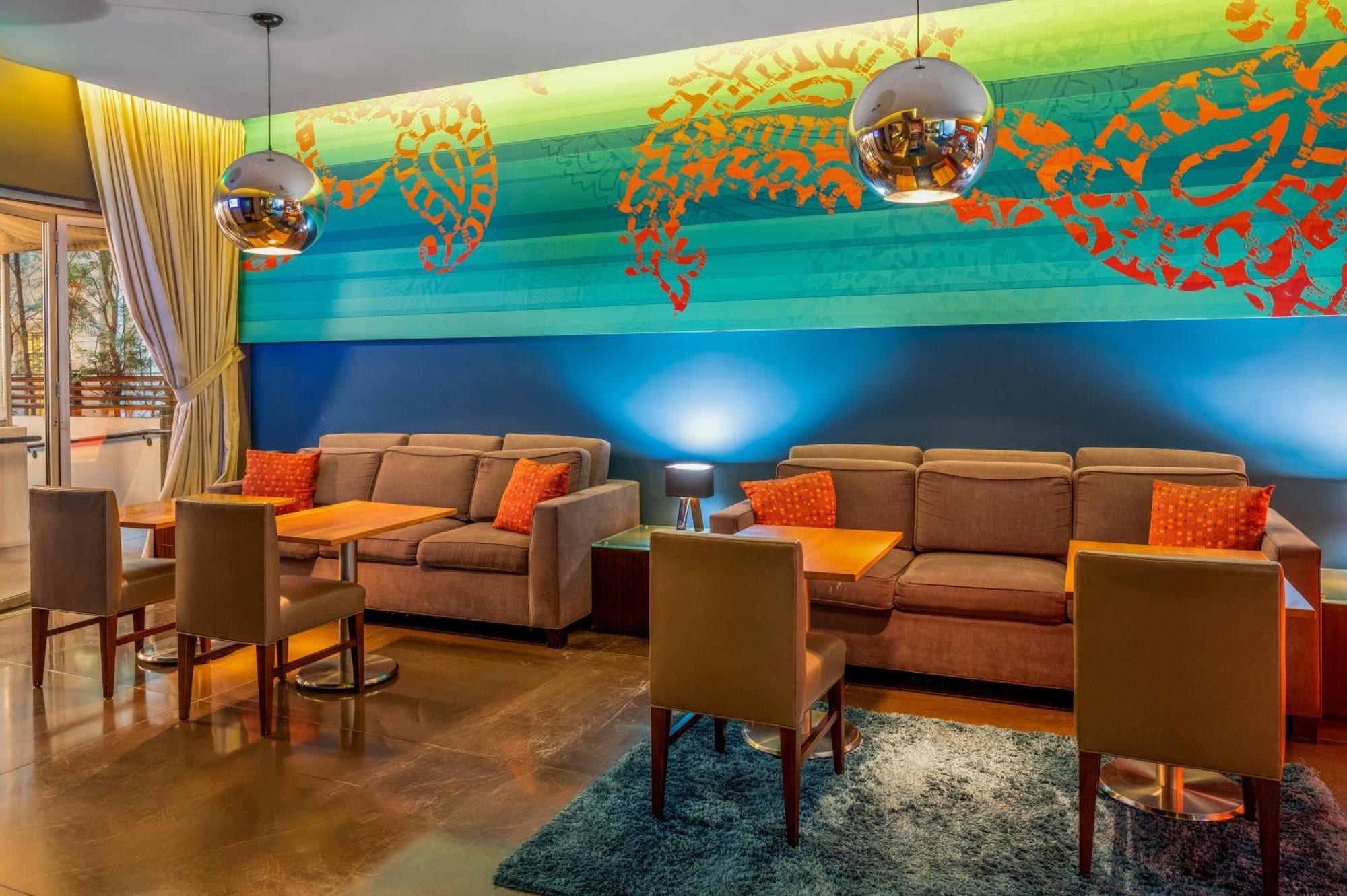 Sirtaj - Beverly Hills Los Angeles Exterior photo