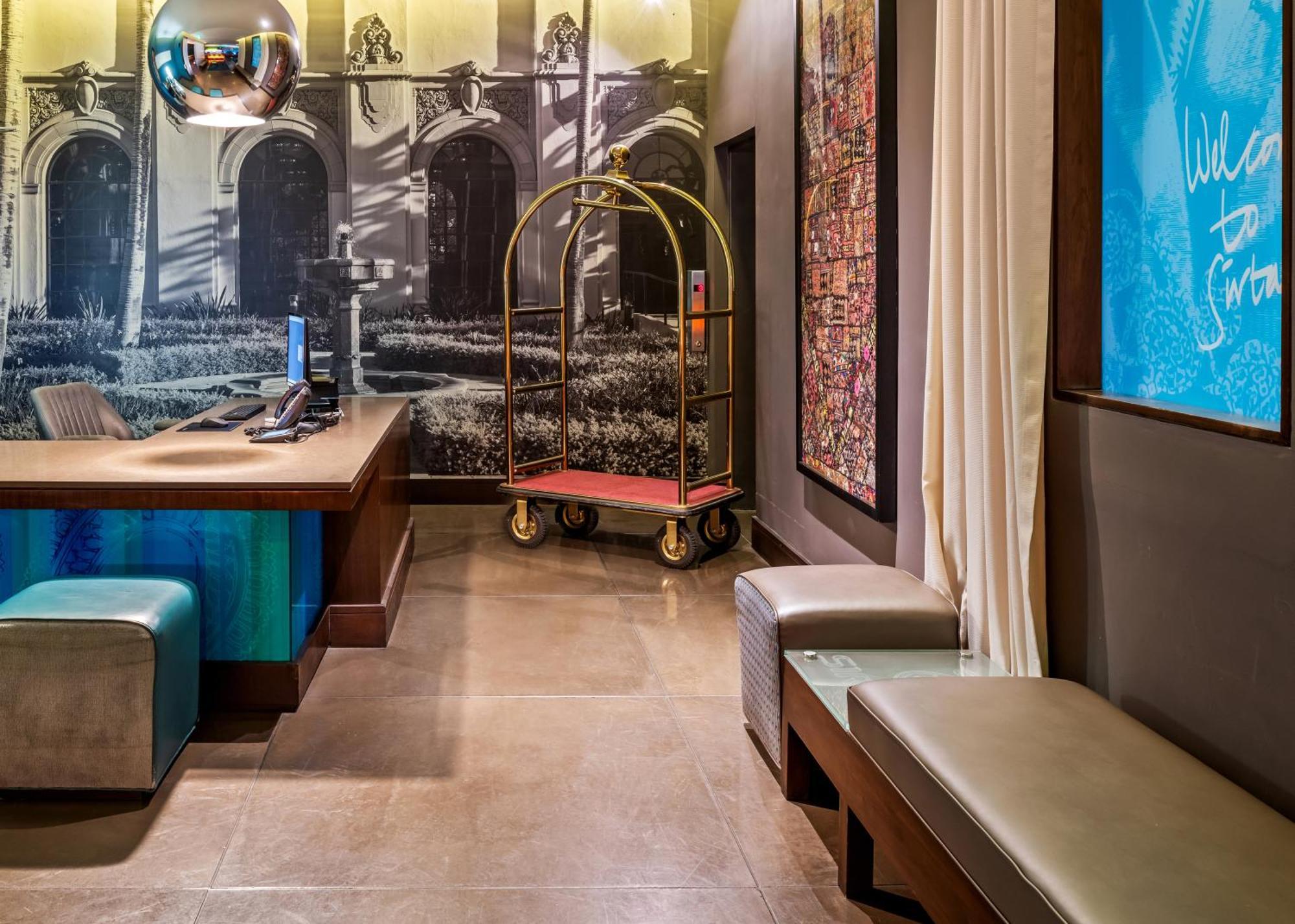 Sirtaj - Beverly Hills Los Angeles Exterior photo